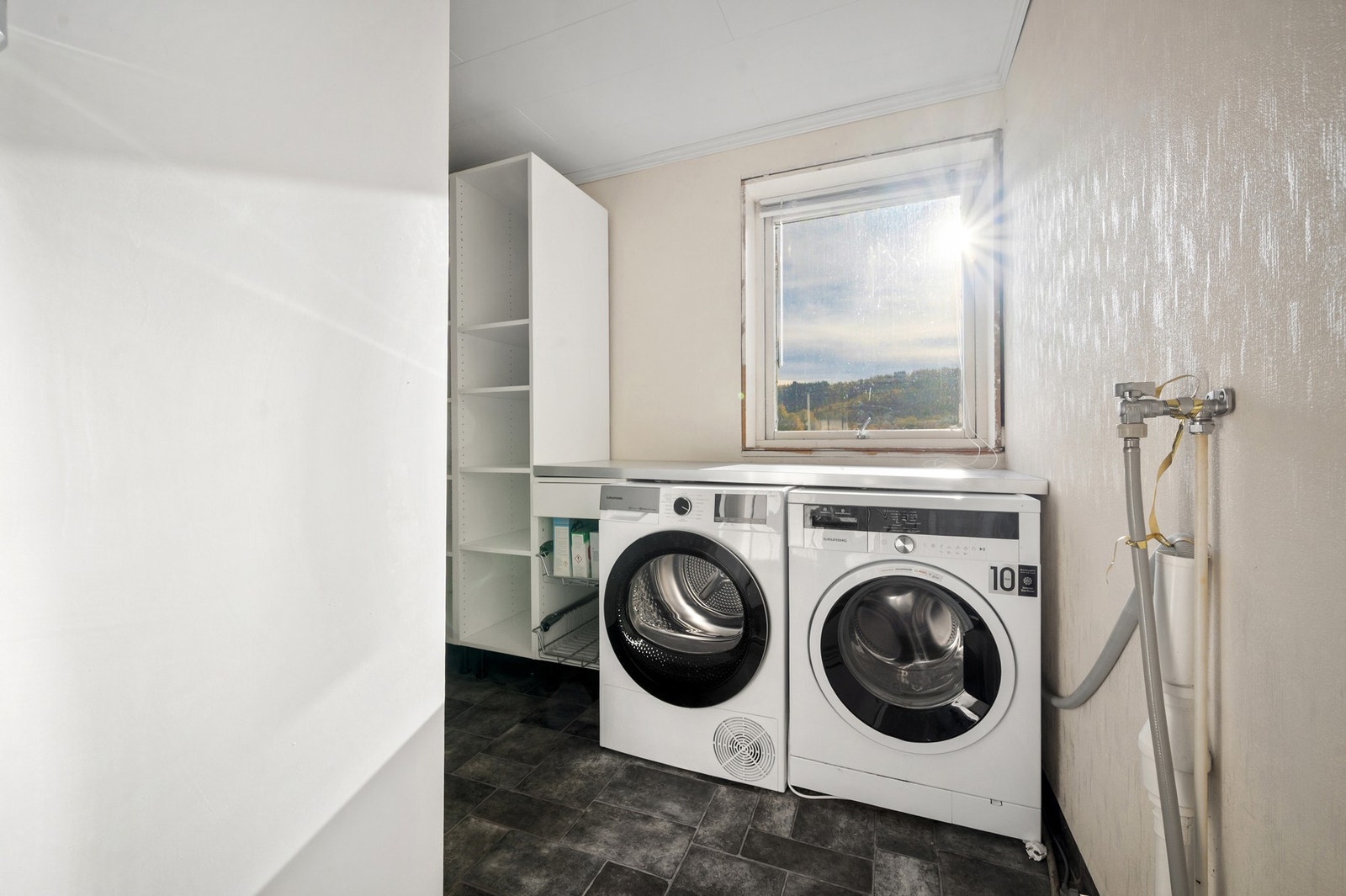 Vaskerom Galleribilde