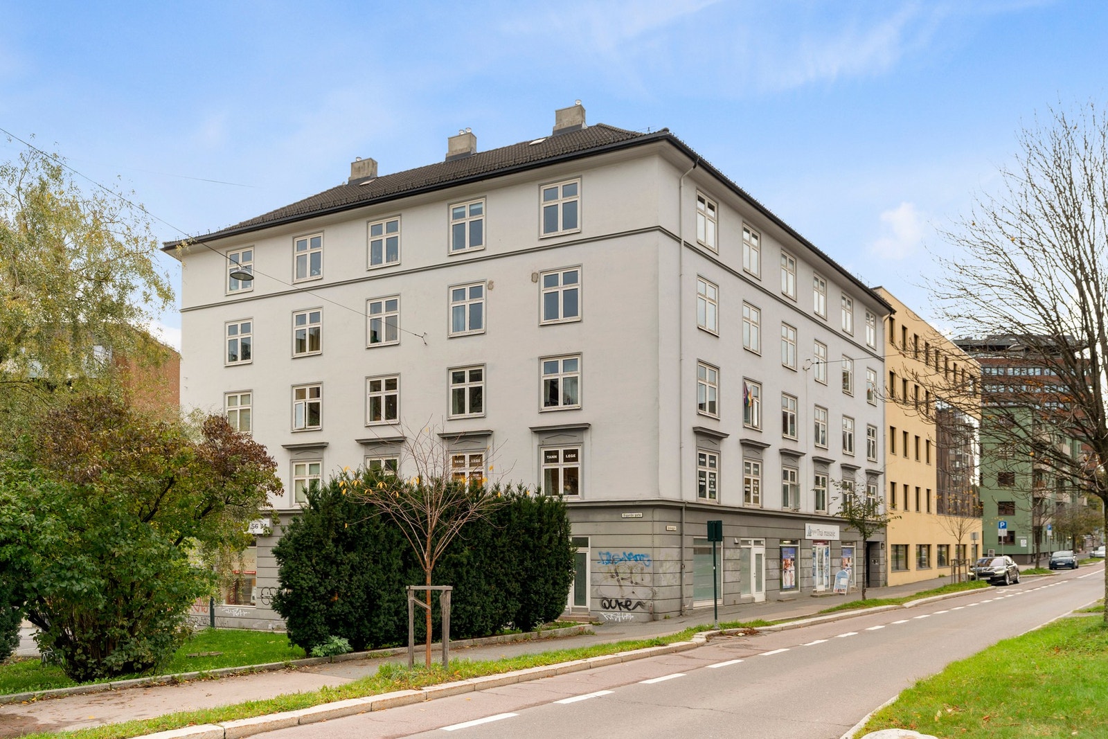 Her bor du i et veletablert og levende område med kort vei til parker, butikker, kaféer og kollektivtransport. Galleribilde