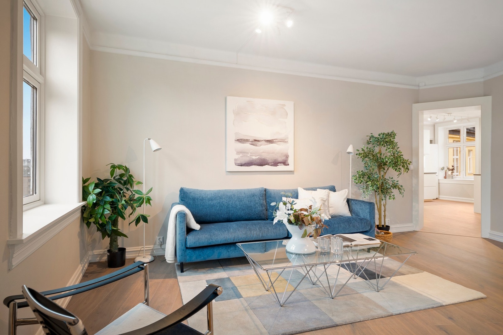 Oppusset 2025 med blant annet avrettet gulv, nytt laminatgulv og nye overflater. Galleribilde