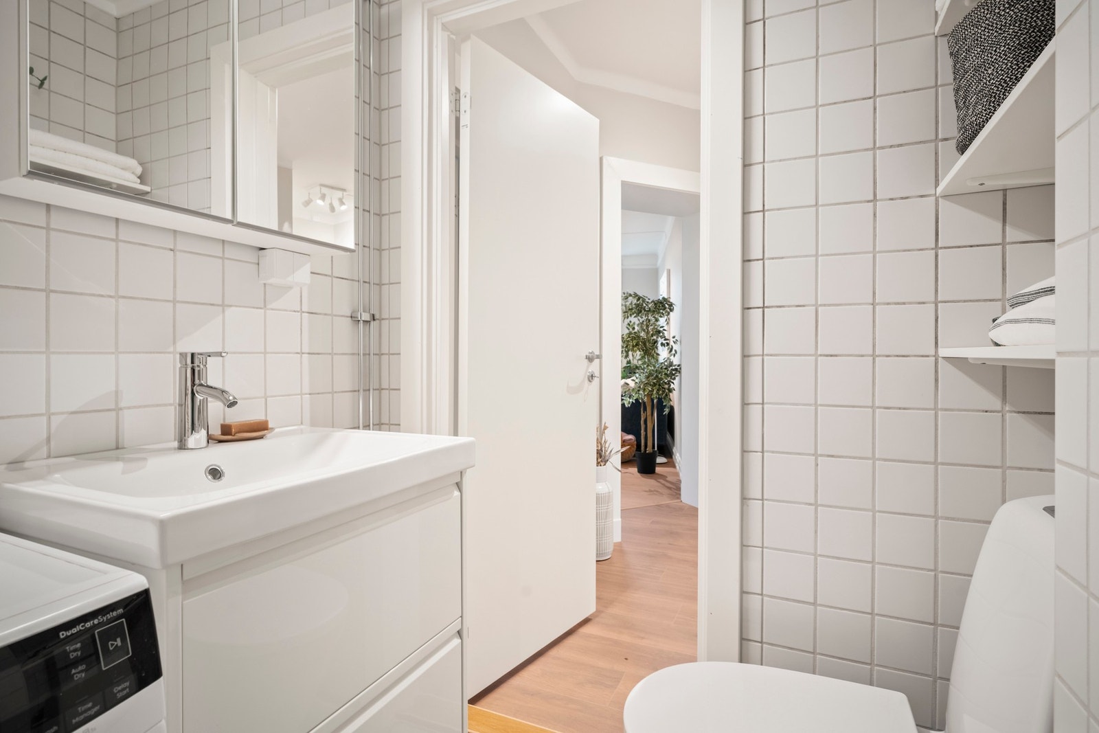 Bad oppusset i 2010 i regi av sameiet iht tidligere salgsprospekt. Galleribilde