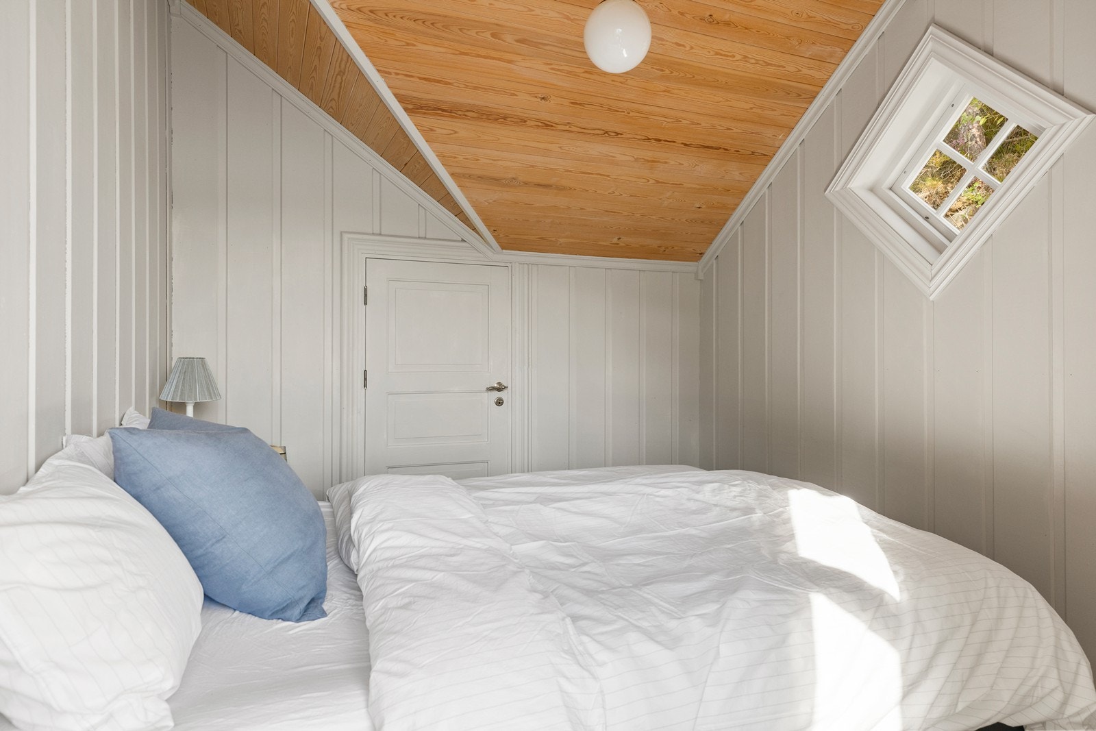 I badehuset er det et eget soverom Galleribilde