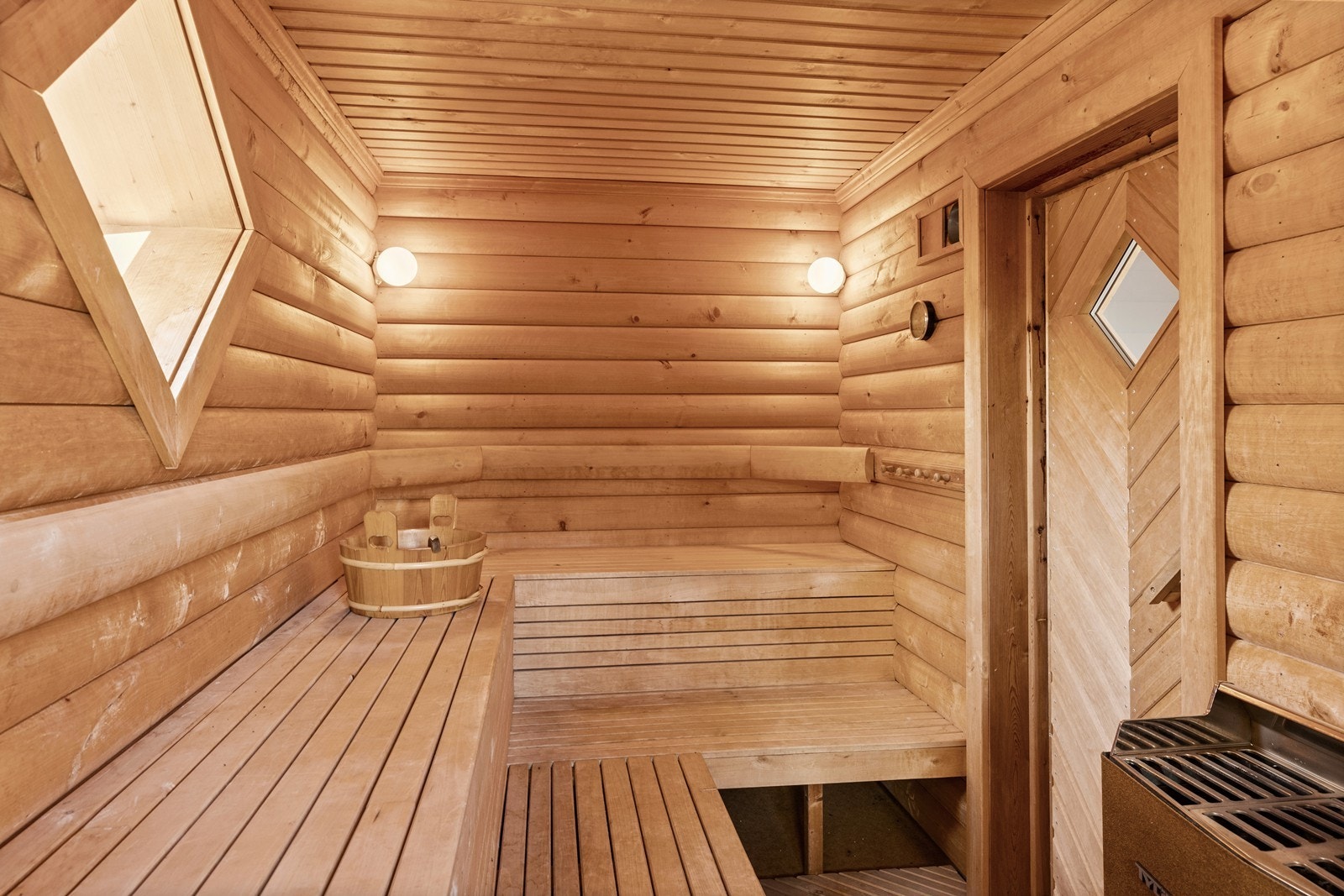 Badstuen i badehuset rommer 10-12 personer Galleribilde