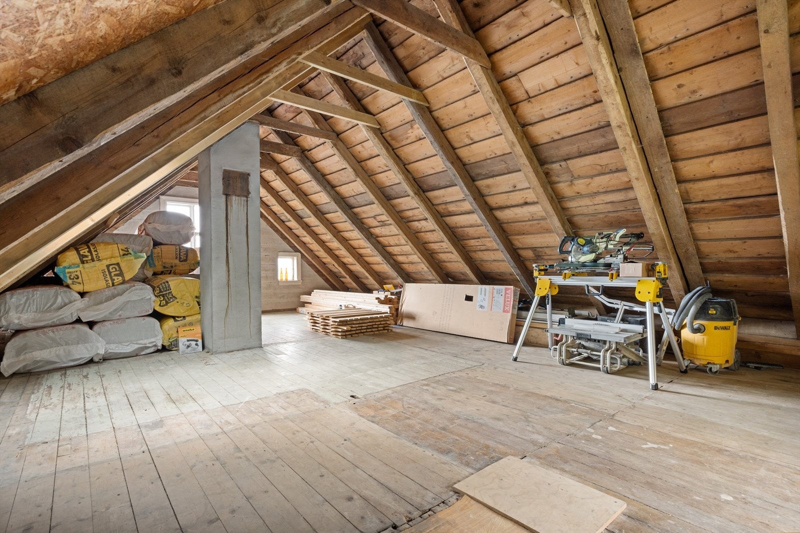 God plass på loftet Galleribilde