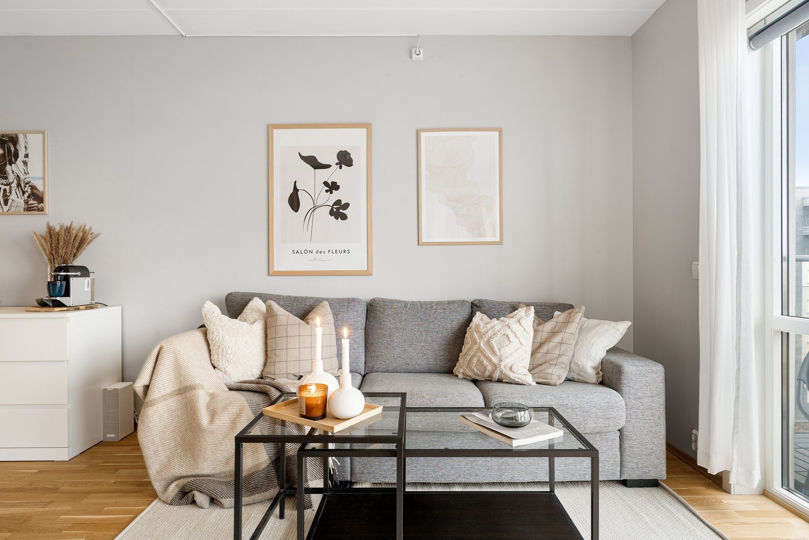 Mye inkludert i felleskostnader som bla. fjernvarme, TV og internett. Galleribilde