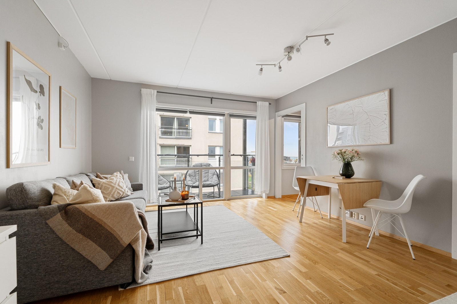 En pen og moderne 2-roms med populær beliggenhet på Solsiden. Galleribilde