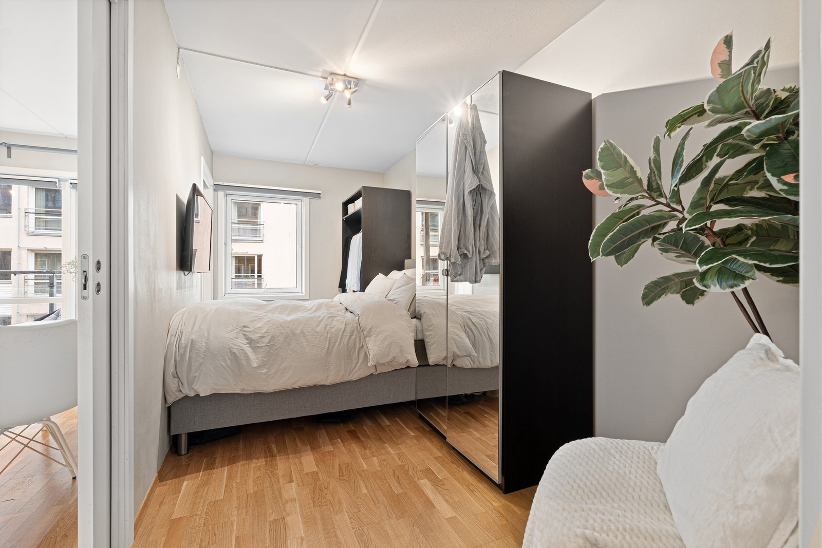 Soverommet finner du like ved stuen og er på hele 10 kvadratmeter. Galleribilde