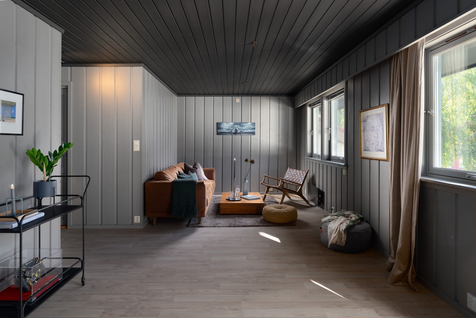 Stuen har utgang til en solrik balkong på 36 kvm. Galleribilde