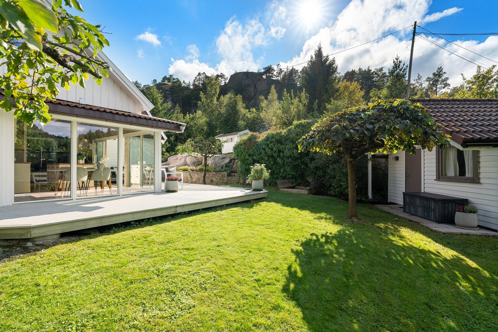 - Flere, hyggelige uteområder med fine solforhold | På sommerstid får du sol fra tidlig morgen til sent på kveld - Galleribilde