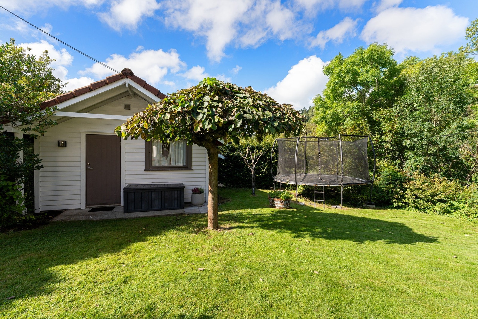 - Anneks som tidligere har brukt til musikkrom og bod/lager (ikke omsøkt) - Galleribilde