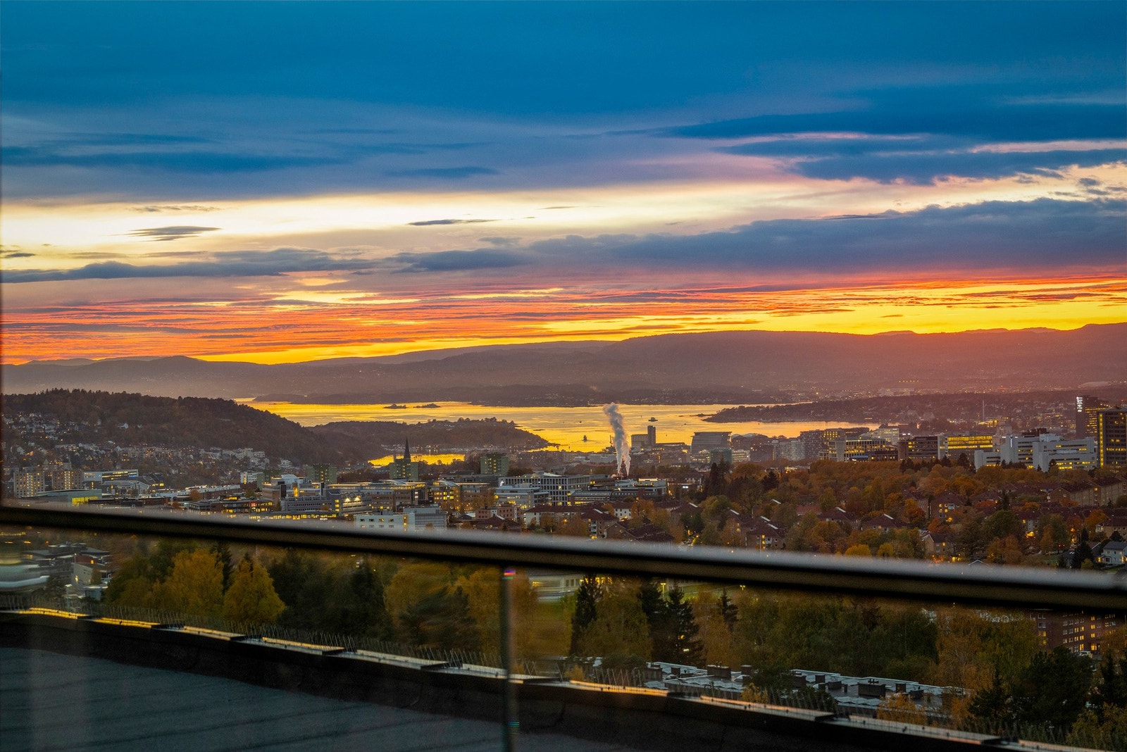 Takterrassen har en spektakulær utsikt Galleribilde