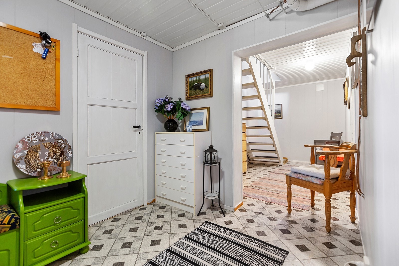 Trapp ned til underetasjen Galleribilde