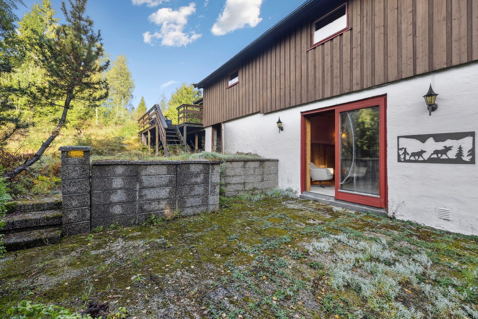 Eiendommen ligger i et rolig og etablert hytte- og boligområde på Haveråsen. Galleribilde