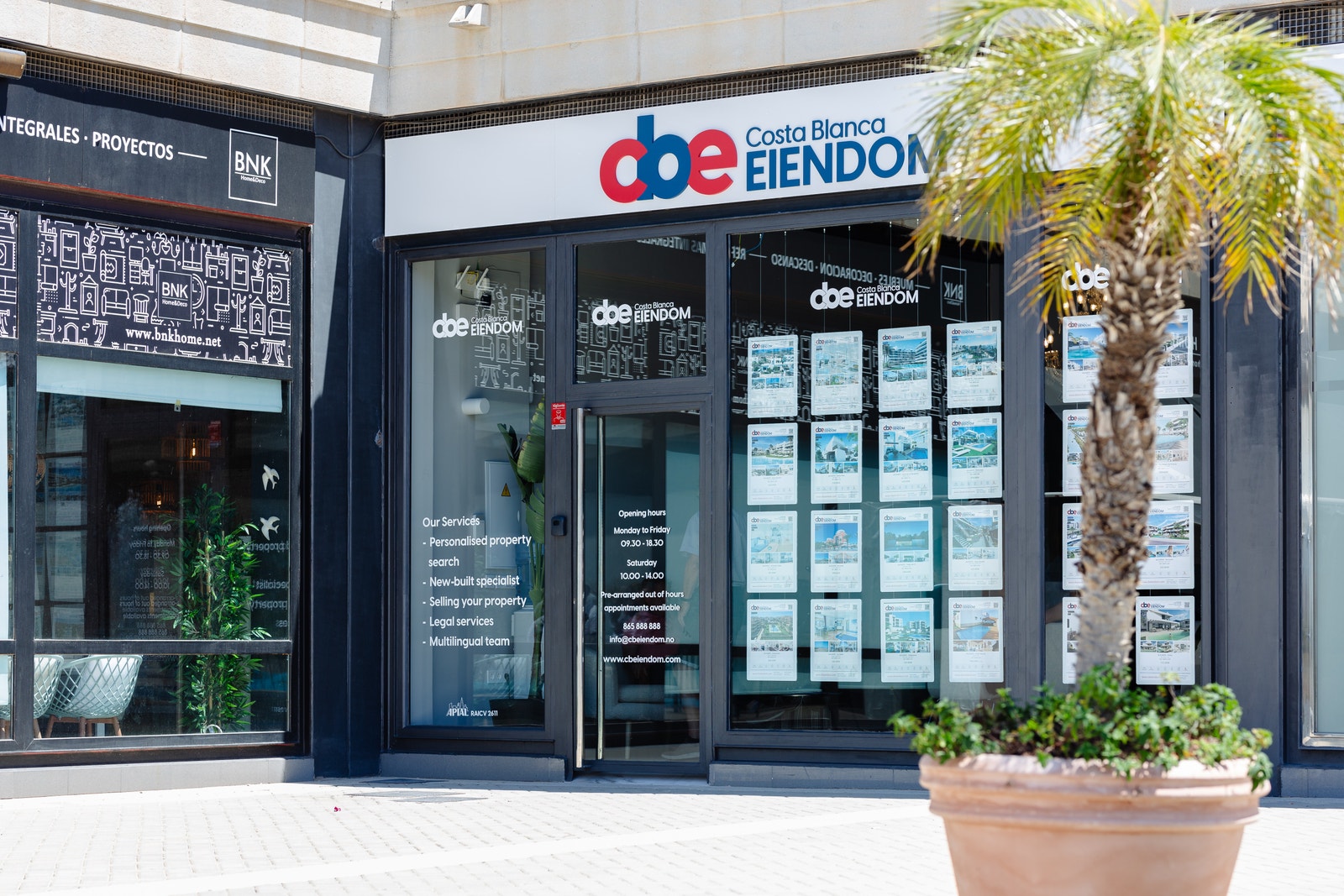 Kontoret på Gran Alacant . Åpent mandag-lørdag året rundt. Ring oss på +34 865 888 888 eller +47 92144000 Galleribilde