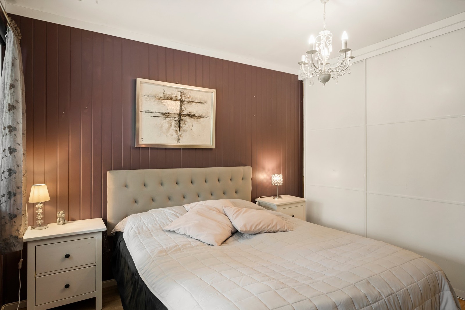 Hovedsoverom med garderobeskap. Galleribilde