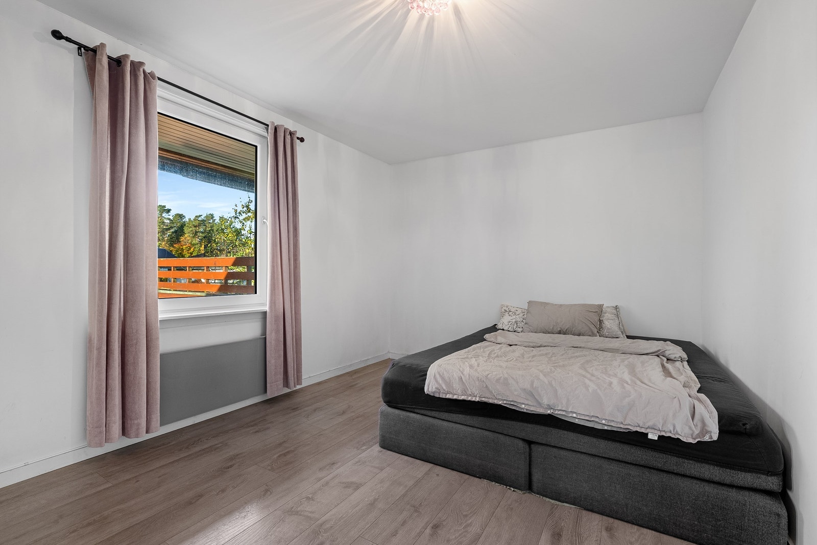 Soverom nr. 2 av god størrelse. Galleribilde