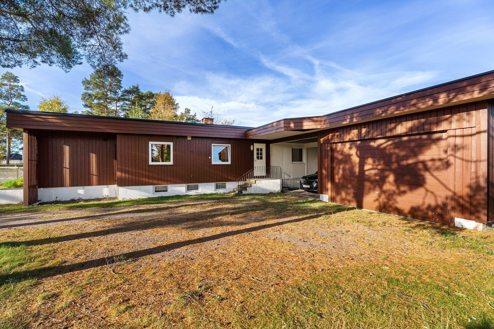 Krogsveen v/Azra Hadzic har gleden av å presentere Tingsakermoen 22 - en innholdsrik bolig med romslig tomt og hage! Galleribilde