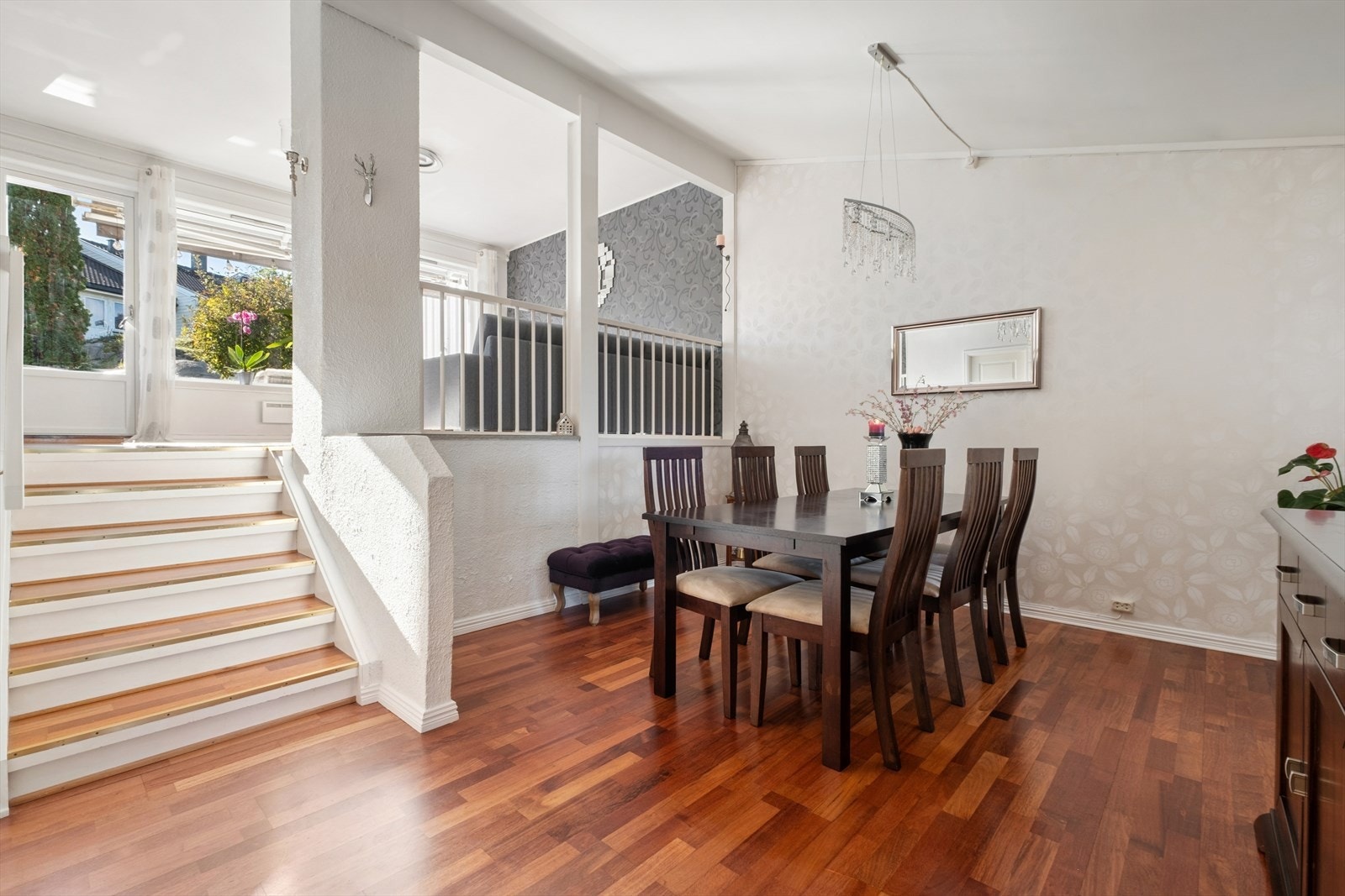 Spisestuen finner sin naturlige plass Galleribilde