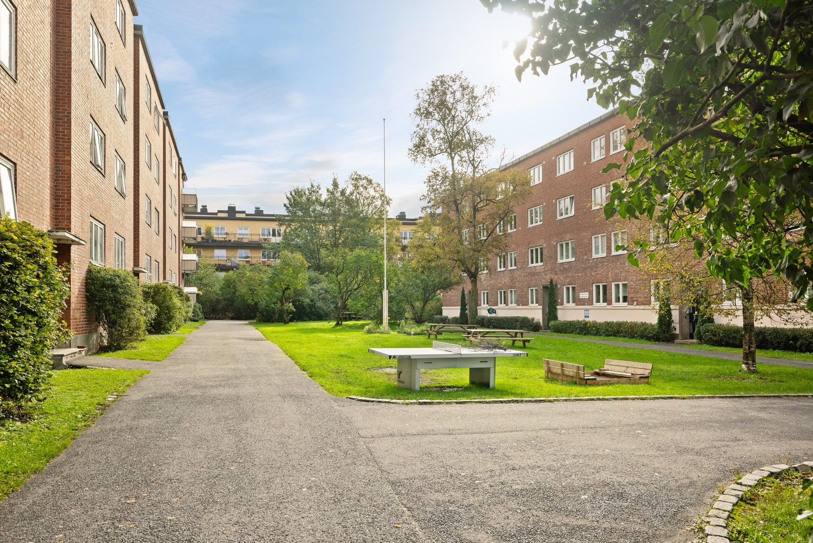 Ved siden av boden i kjeller er det en stor felles sykkelbod. Galleribilde