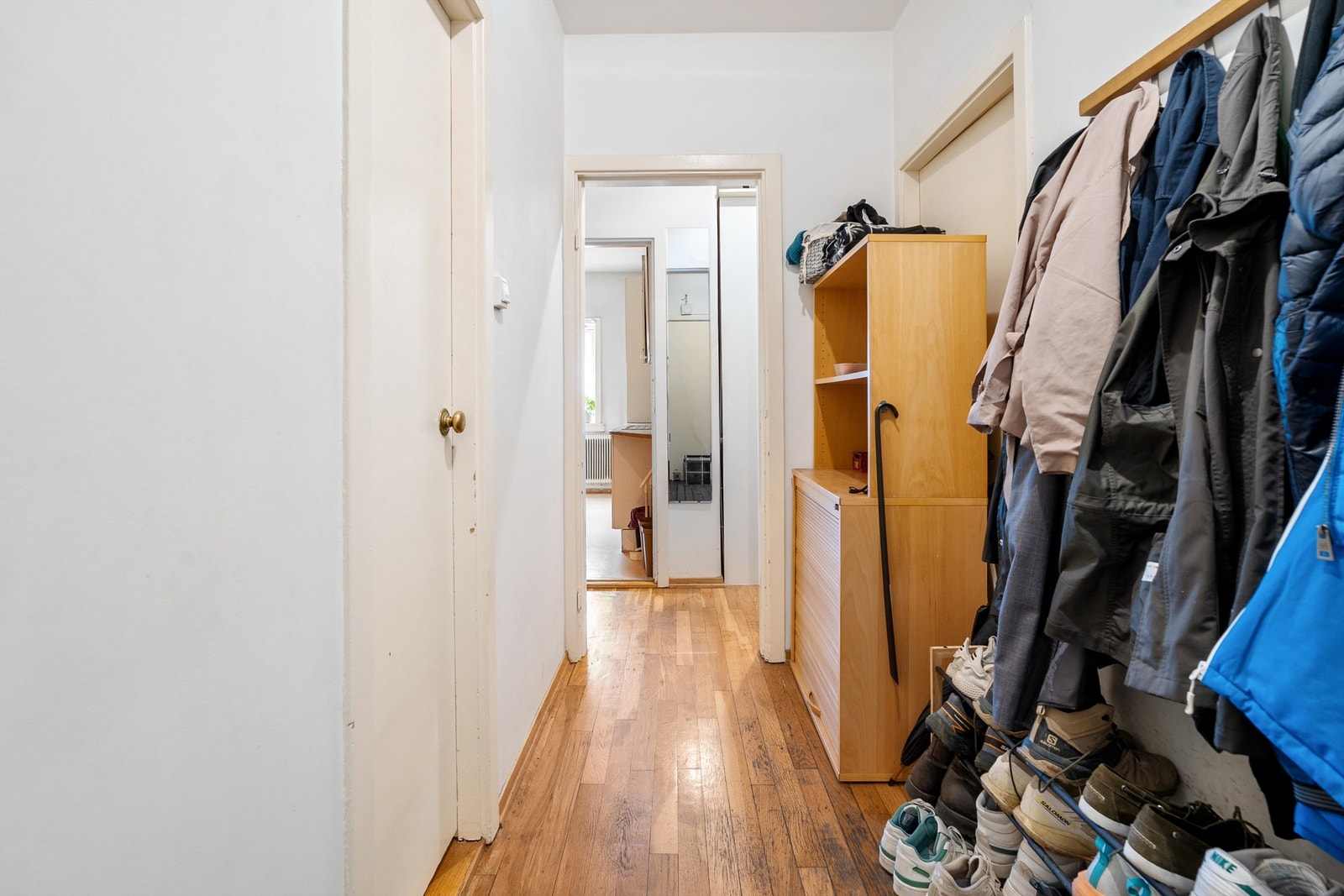 Gangen har også plass til skap/kommode. Her får man plass til det man måtte ønske. Galleribilde