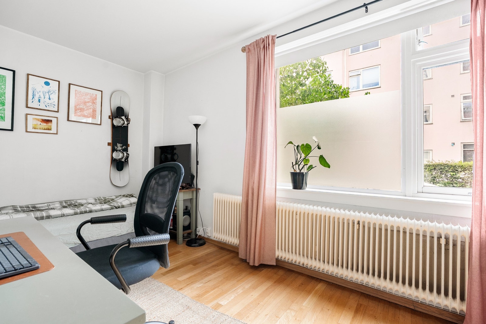 Soverom fire. Galleribilde