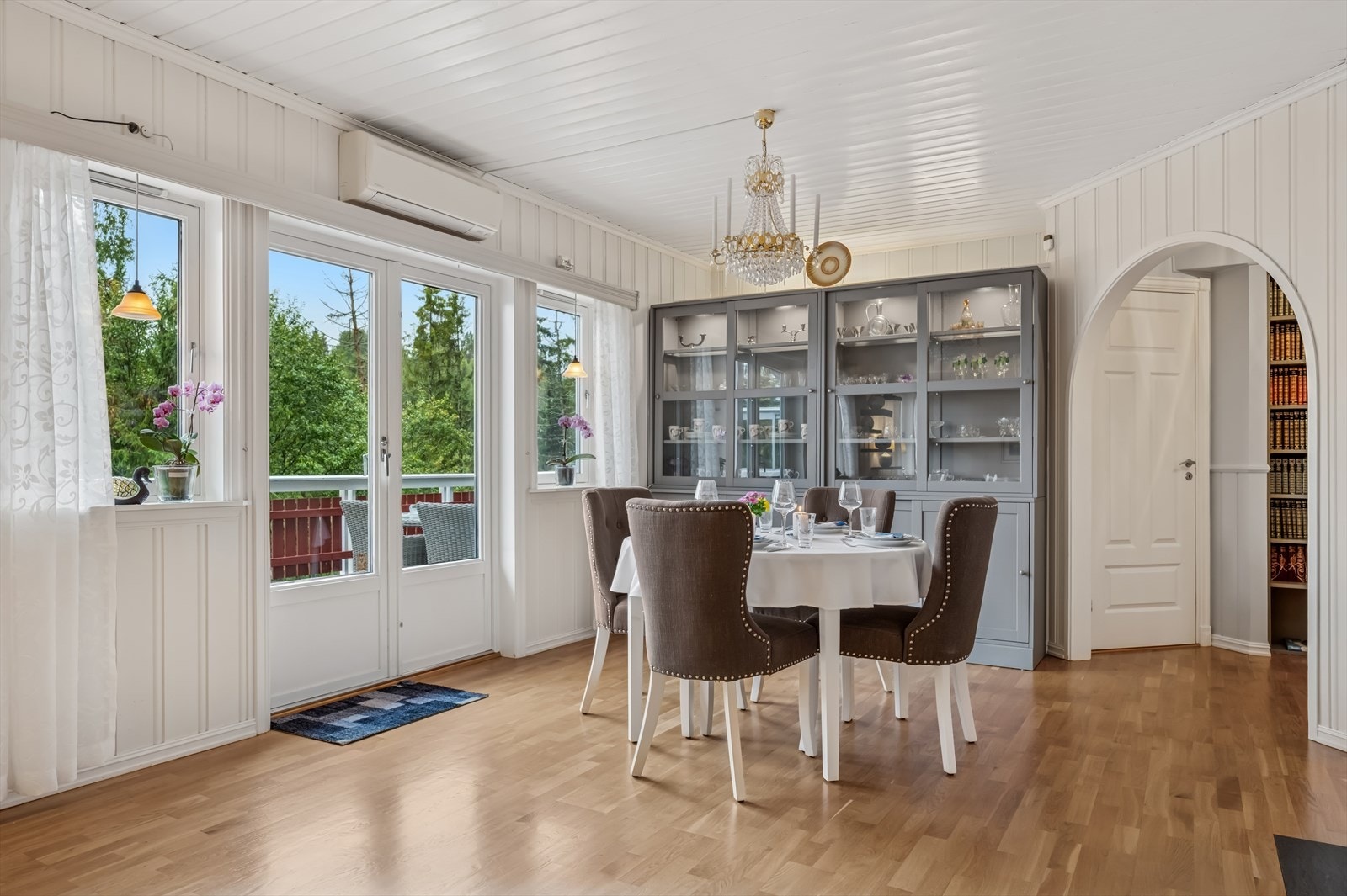 Stuen er perfekt for sosiale sammenkomster og koselige stunder. Galleribilde