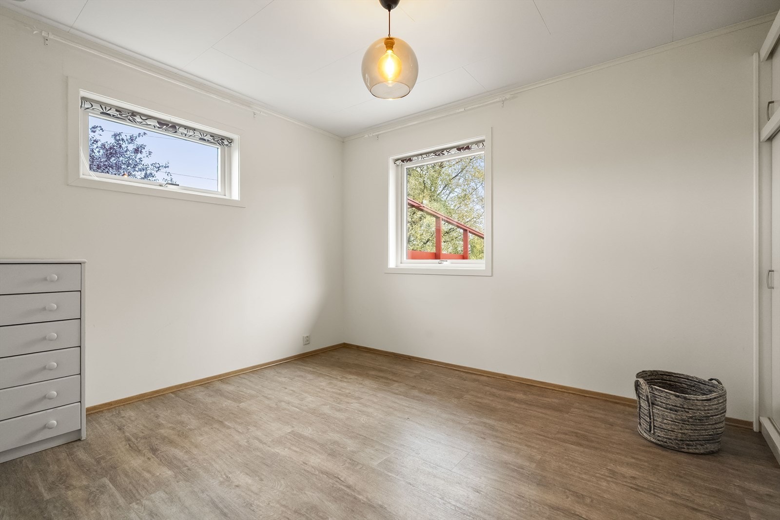 Det er 3 soverom på hovudplan Galleribilde