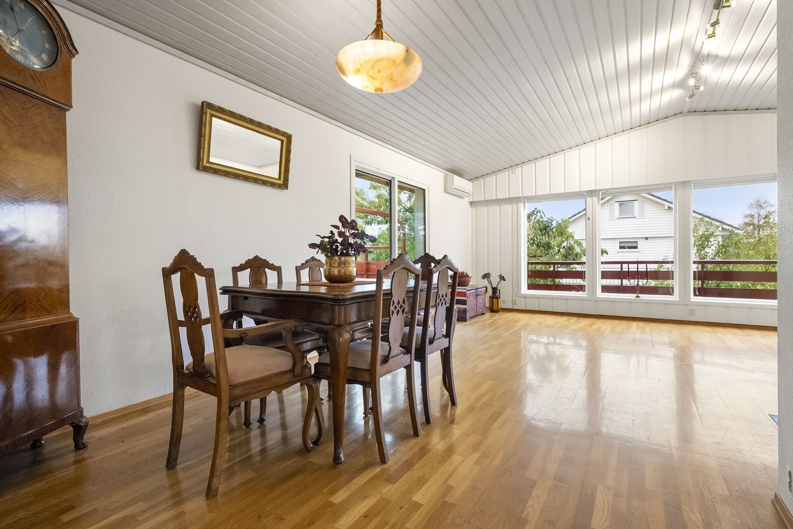 Stor stove med utgang til veranda Galleribilde