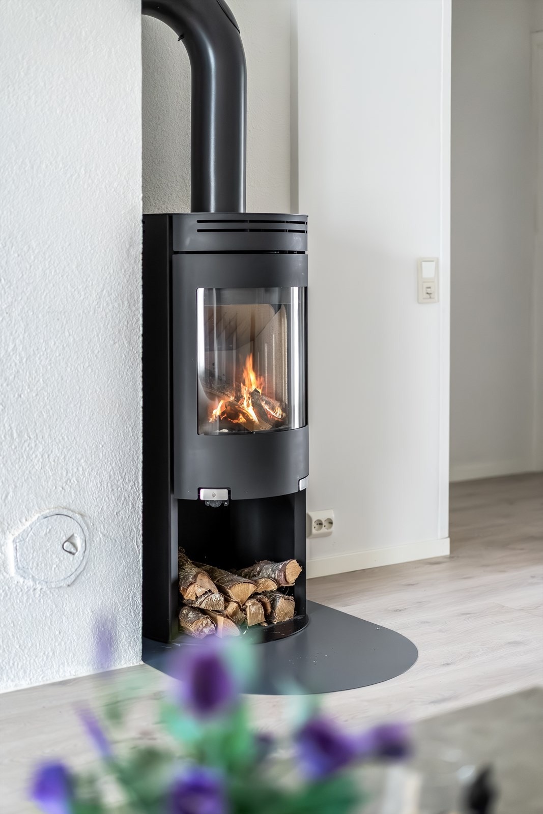 Vedovnen gir godt med varme og stemning på kalde dager. Galleribilde