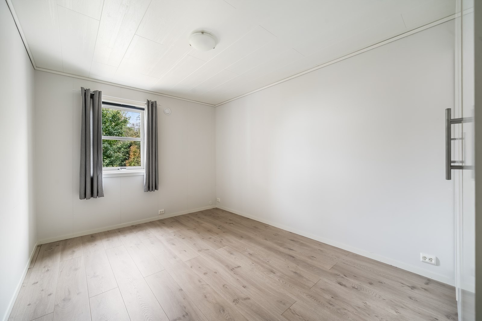 Hovedsoverom med garderobeskap. Galleribilde