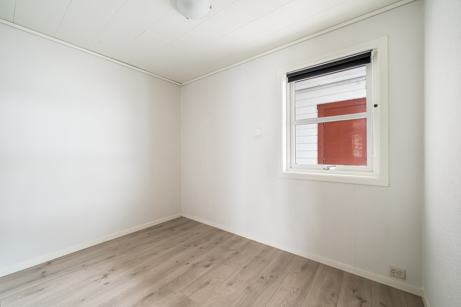 Rom benyttet som soverom, dog godkjent som klesrom. Galleribilde