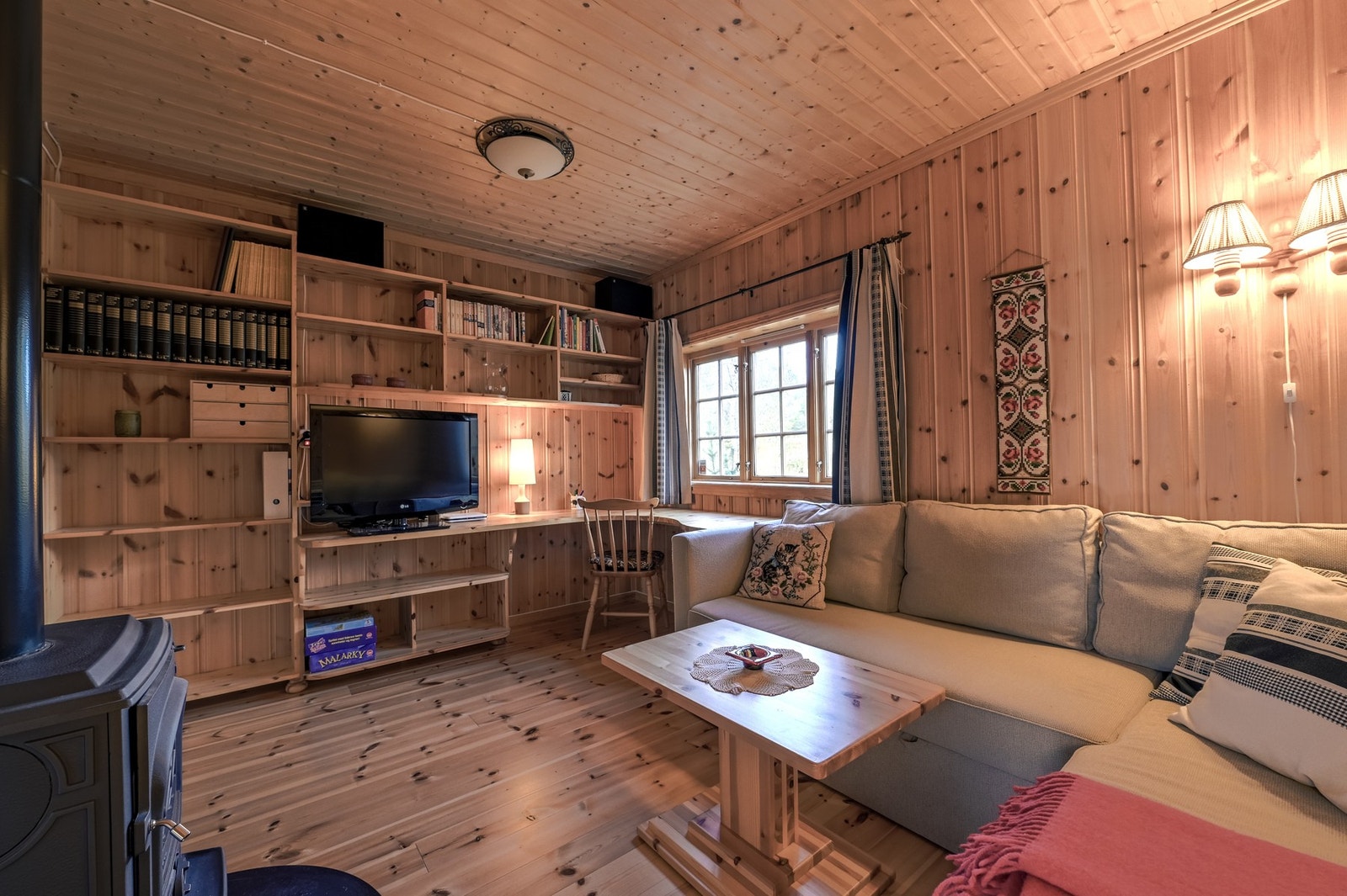 Stue i nydel. Galleribilde