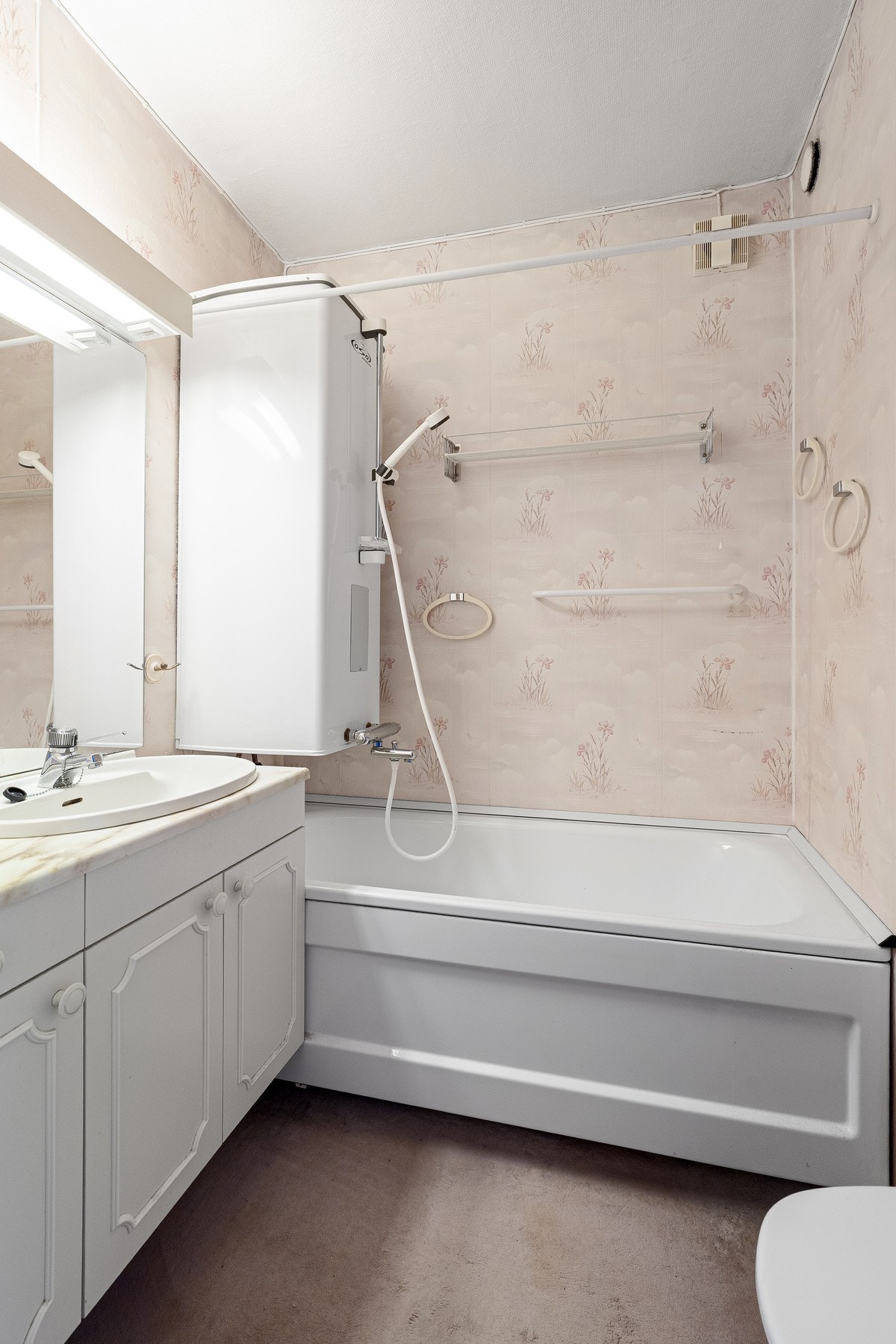 Bad som trenger renovering Galleribilde