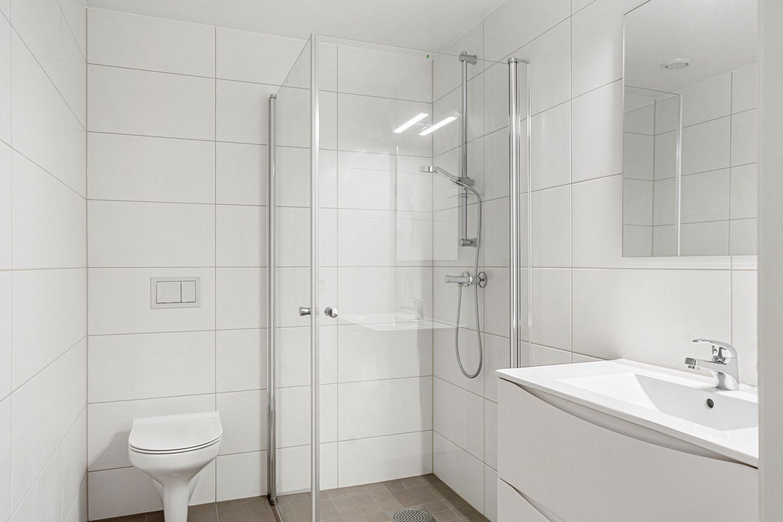 Pent, helfliset bad nr. 2 levert av Karsen Bjelland Galleribilde