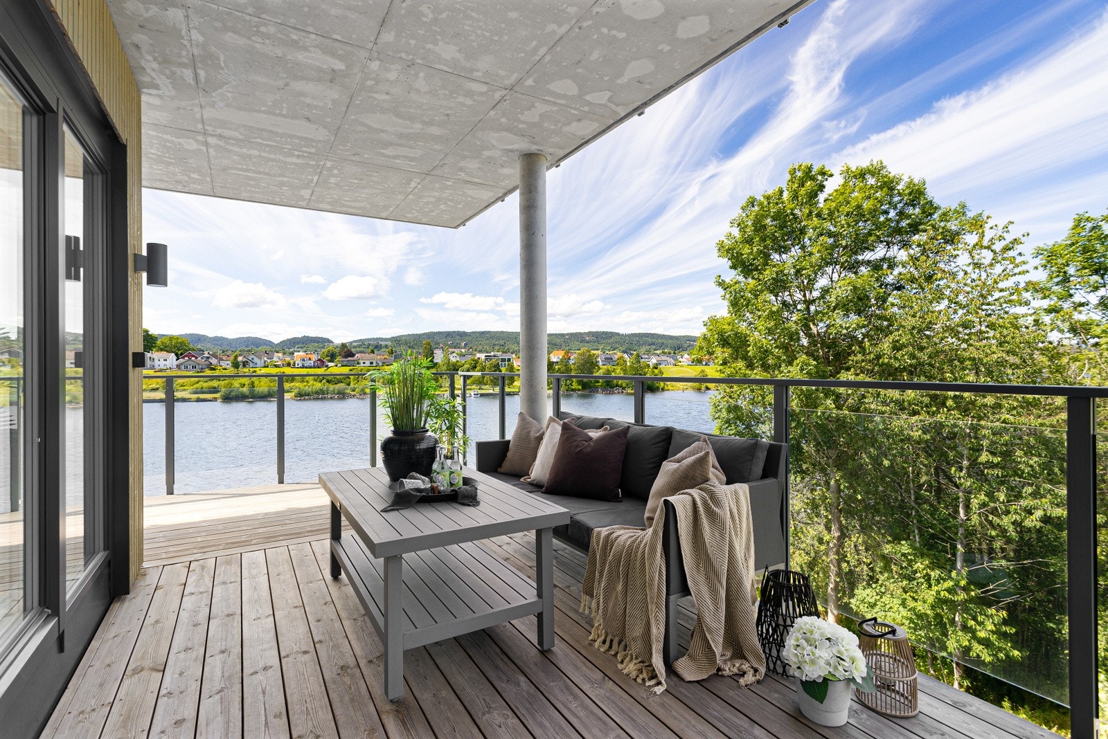 Helt fantastisk utsikt over elven. Galleribilde