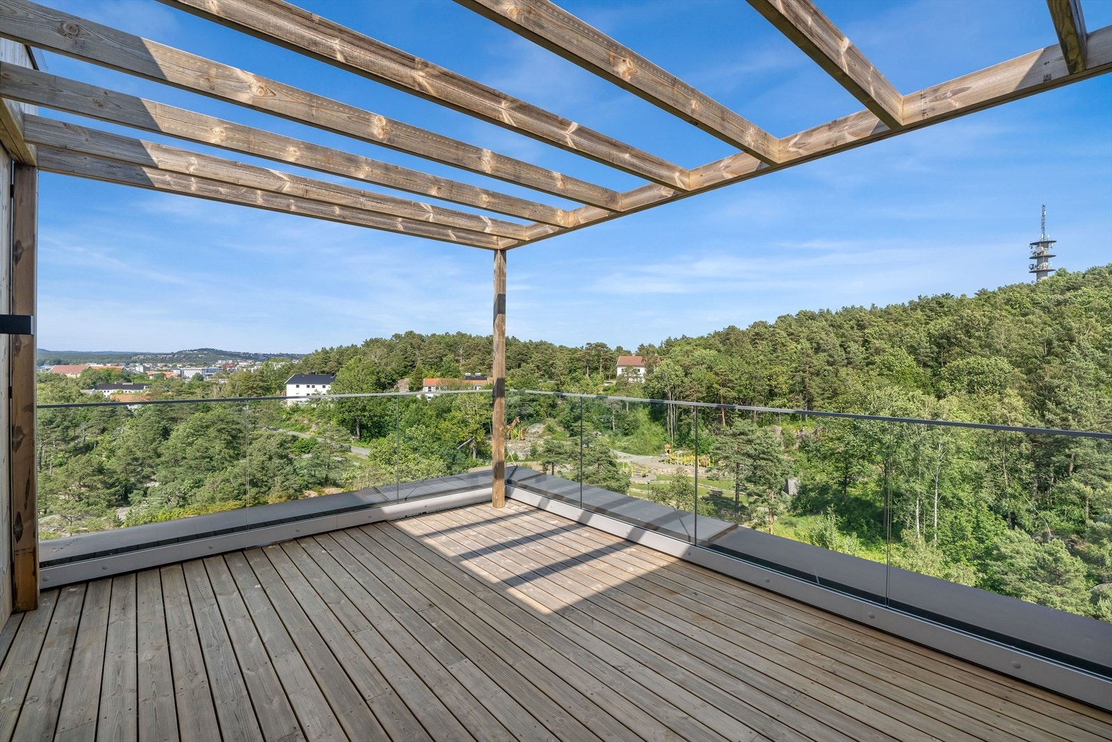 Nordøst-vendt takterrasse med morgensol Galleribilde