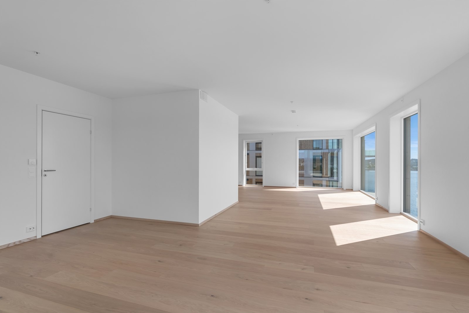 Egen termostat for vannbåren gulvvarme Galleribilde