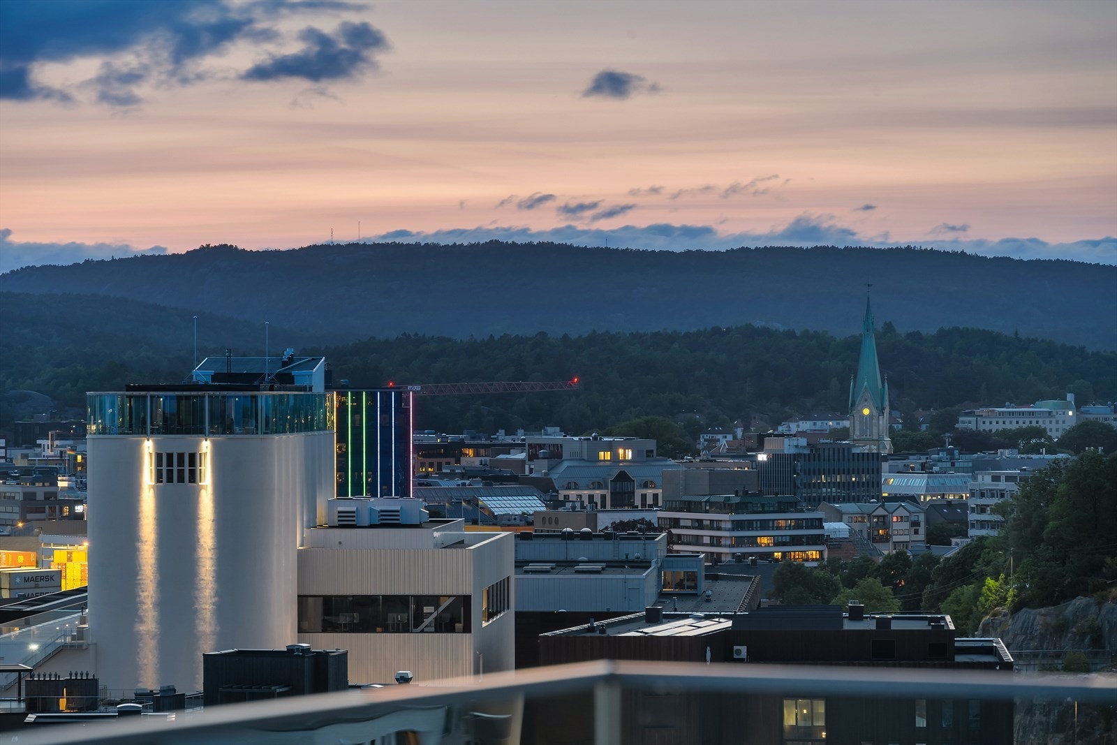 Nydelig utsikt over byen Galleribilde