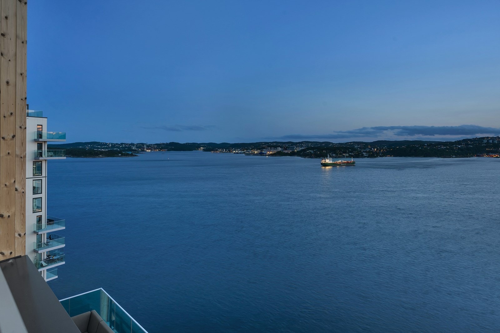 Fantastisk utsikt over Byfjorden Galleribilde