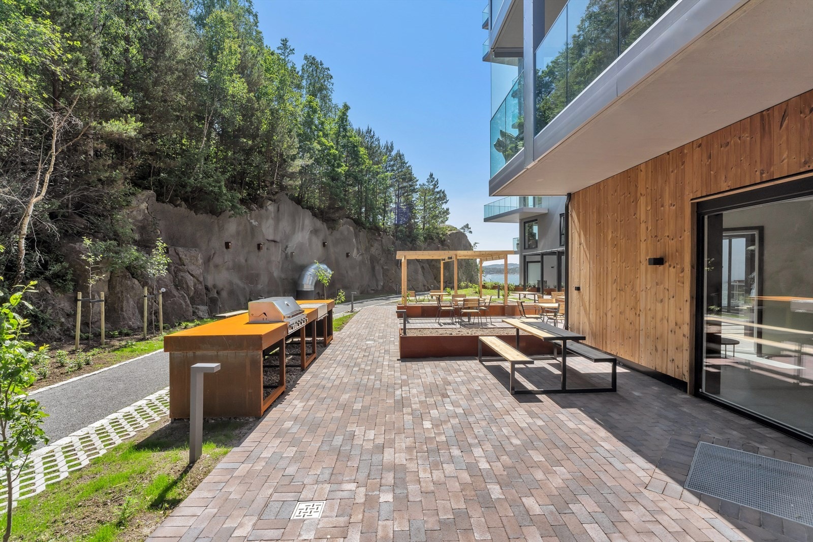 Hyggelig uteareal utenfor felles stue Galleribilde