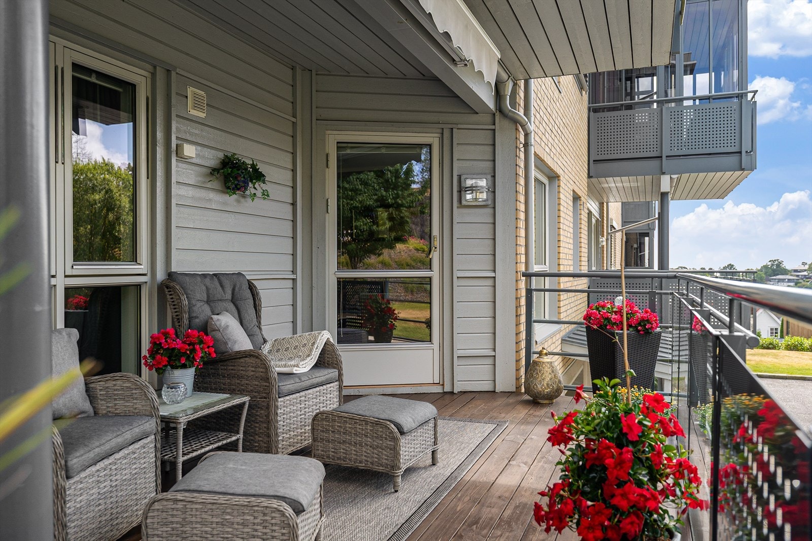 Balkongen er et ekte høydepunkt ved leiligheten, med sin vestvendte beliggenhet som gir deg sol nesten hele ettermiddagen og kvelden. Galleribilde