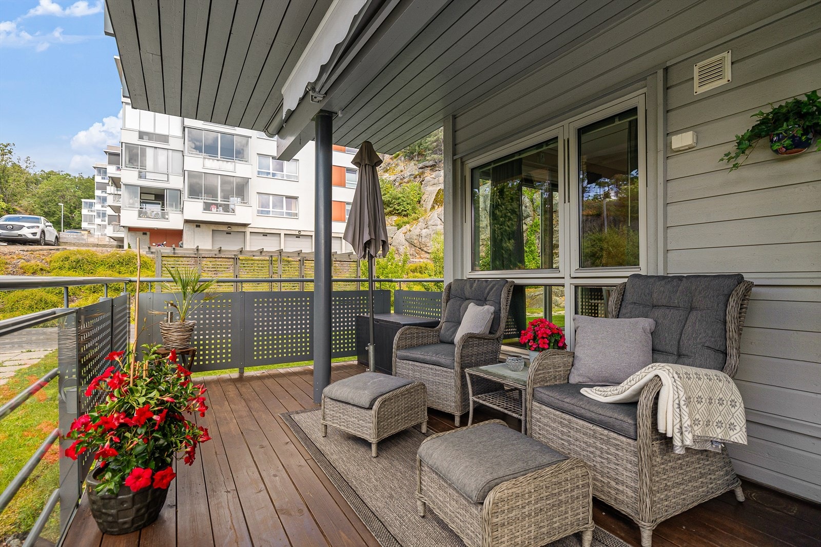 Enten du ønsker å bruke den som et fredelig tilfluktssted eller som et sosialt samlingspunkt for venner og familie, er dette et perfekt sted for både avslapning og livsnytelser. Galleribilde