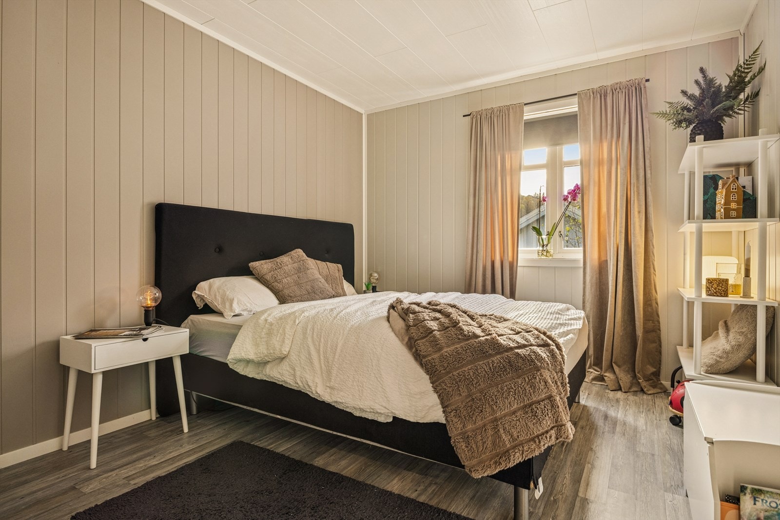 Soverom i hovedetasje Galleribilde