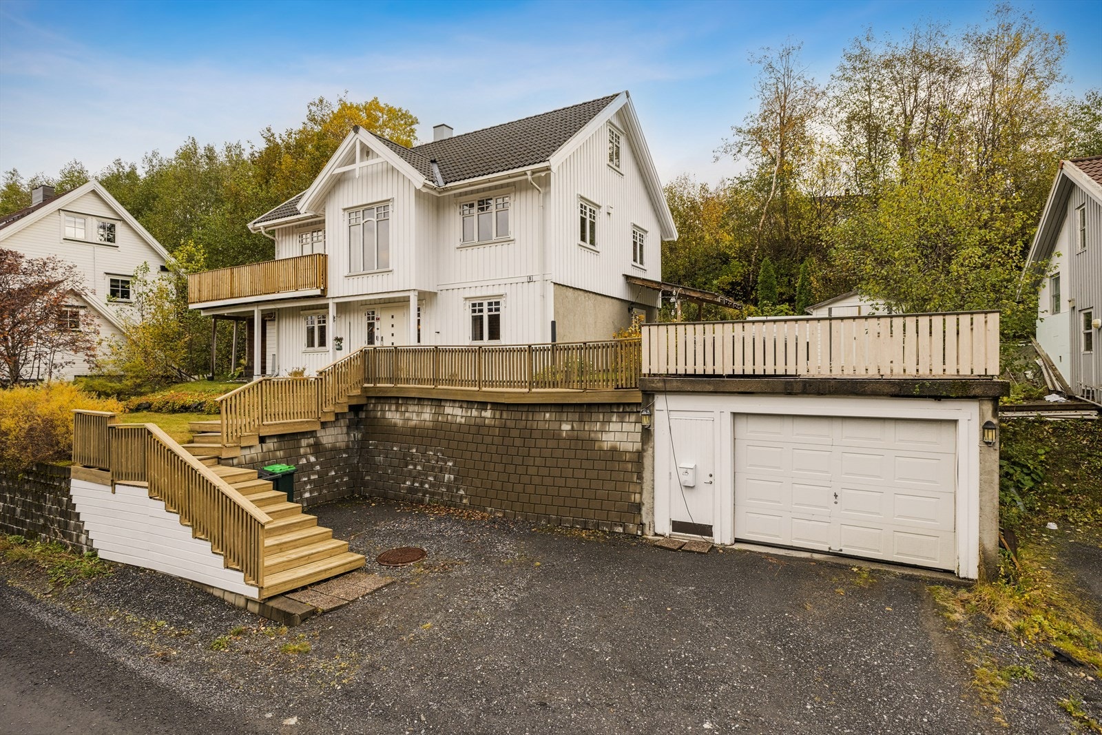 Velkommen til denne innbydende boligen i Halslia 9 Galleribilde