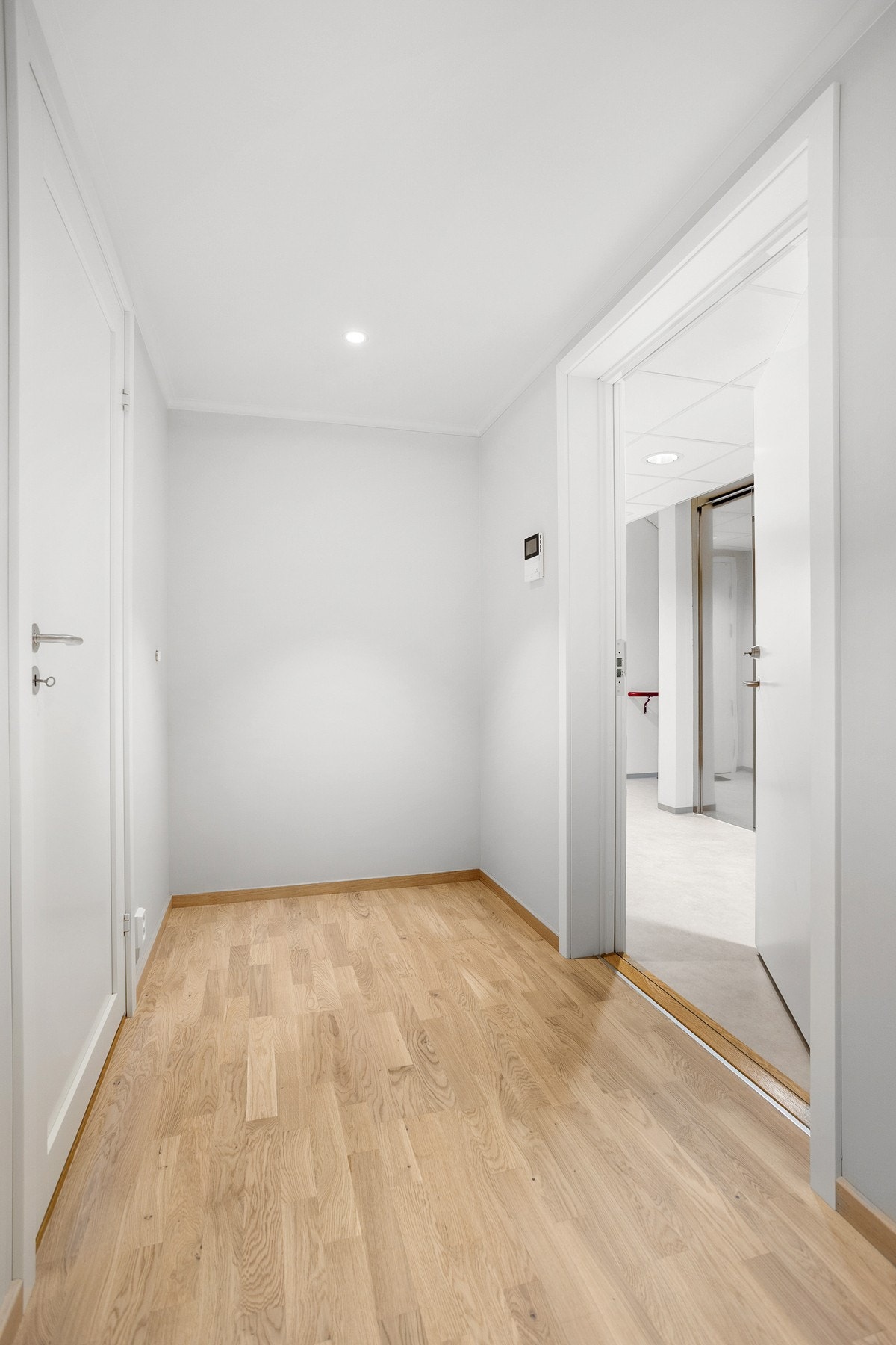 Det er balansert ventilasjon med varmegjenvinning. Galleribilde