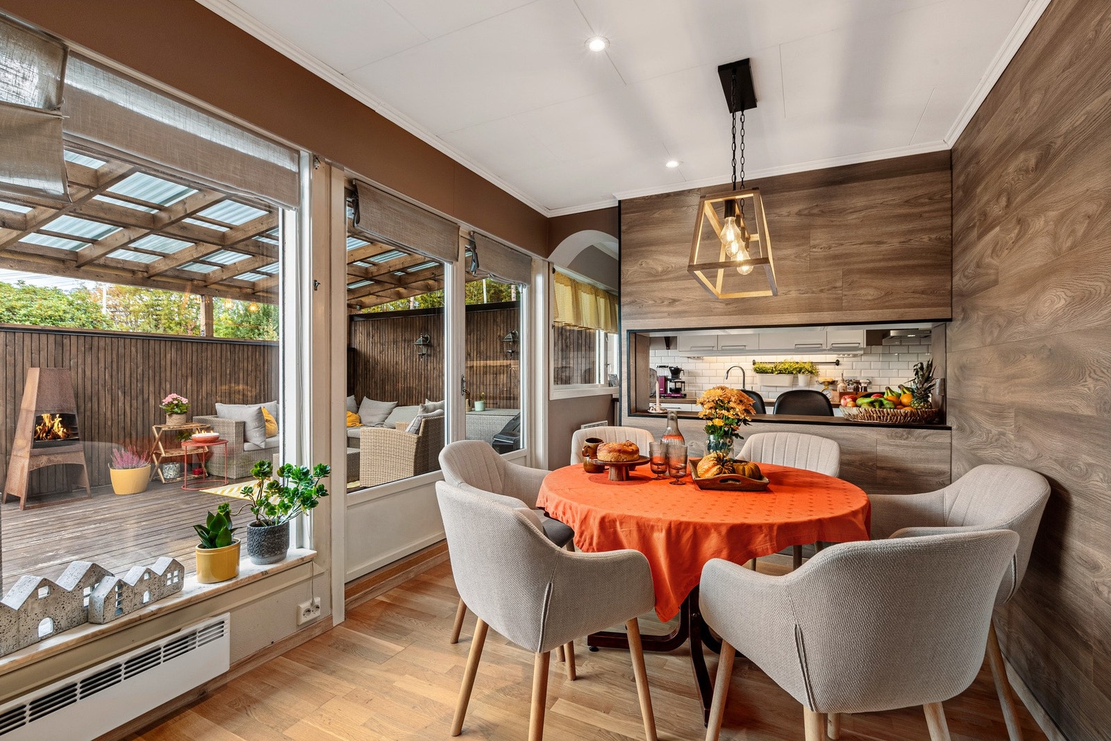 Perfekt plass for spisegruppen i tilknytning kjøkkenet. Galleribilde