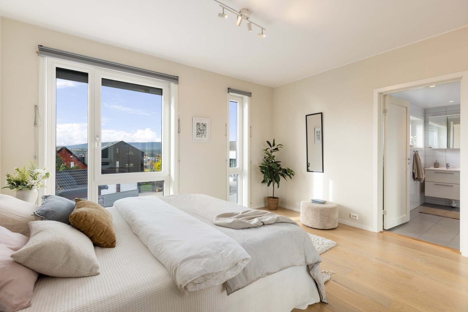 Hovedsoverommet har direkte tilgang til eget bad Galleribilde