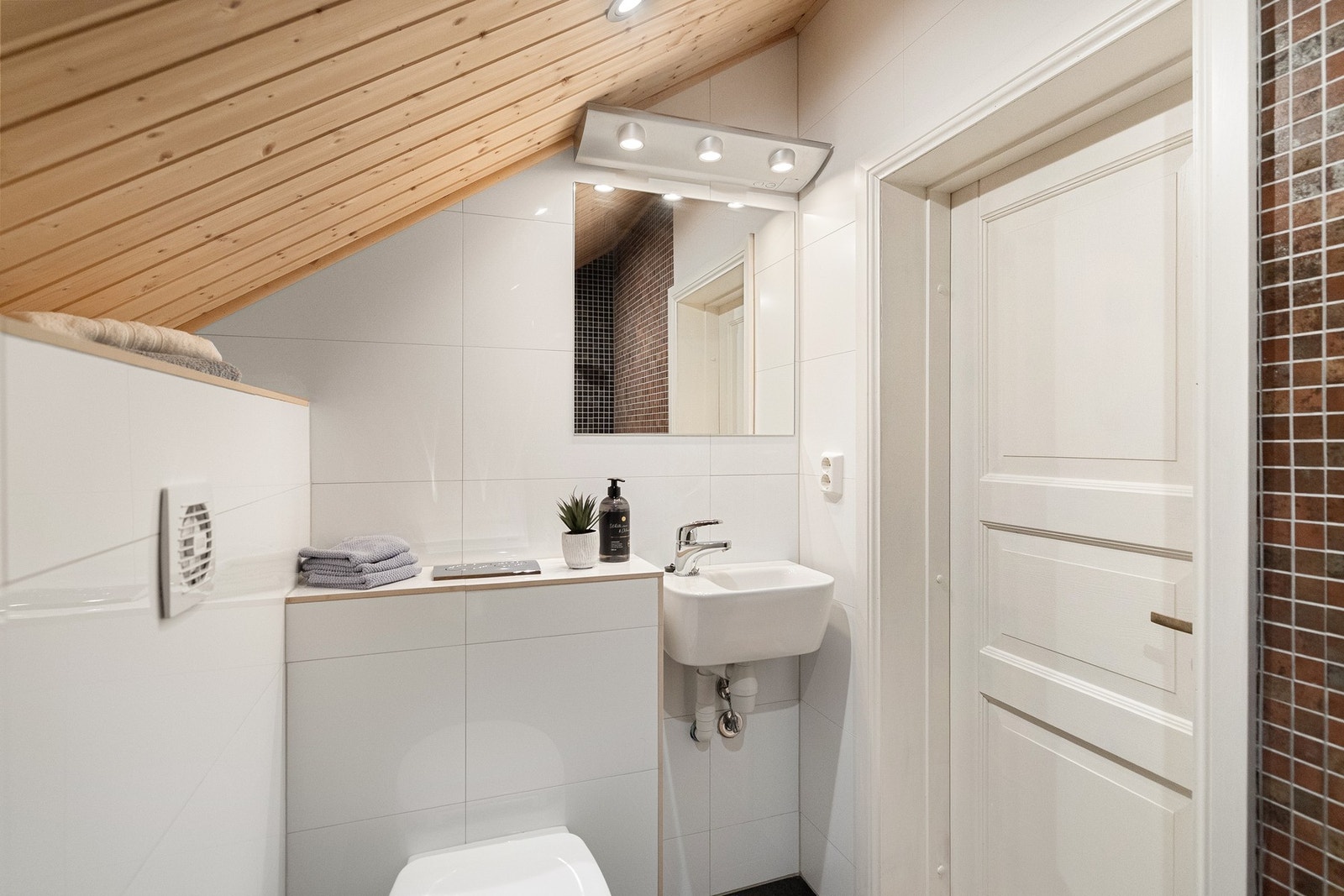 Fin belysning på begge bad. Galleribilde