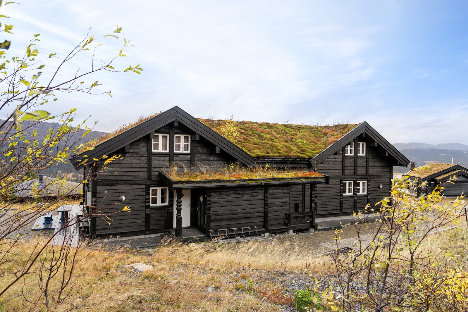 Sjarmerende fjellhytte med ekte hyttestemning og moderne komfort. Galleribilde