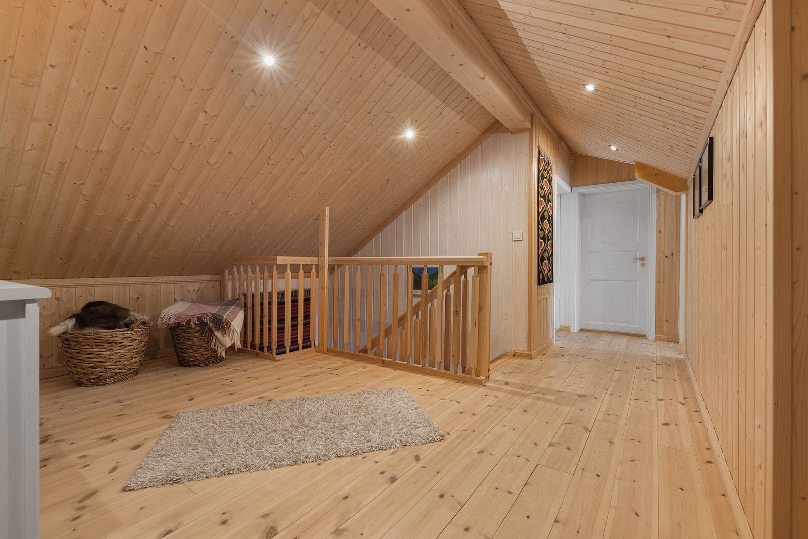 Luftig entre til soverommene i andre etasje. Galleribilde