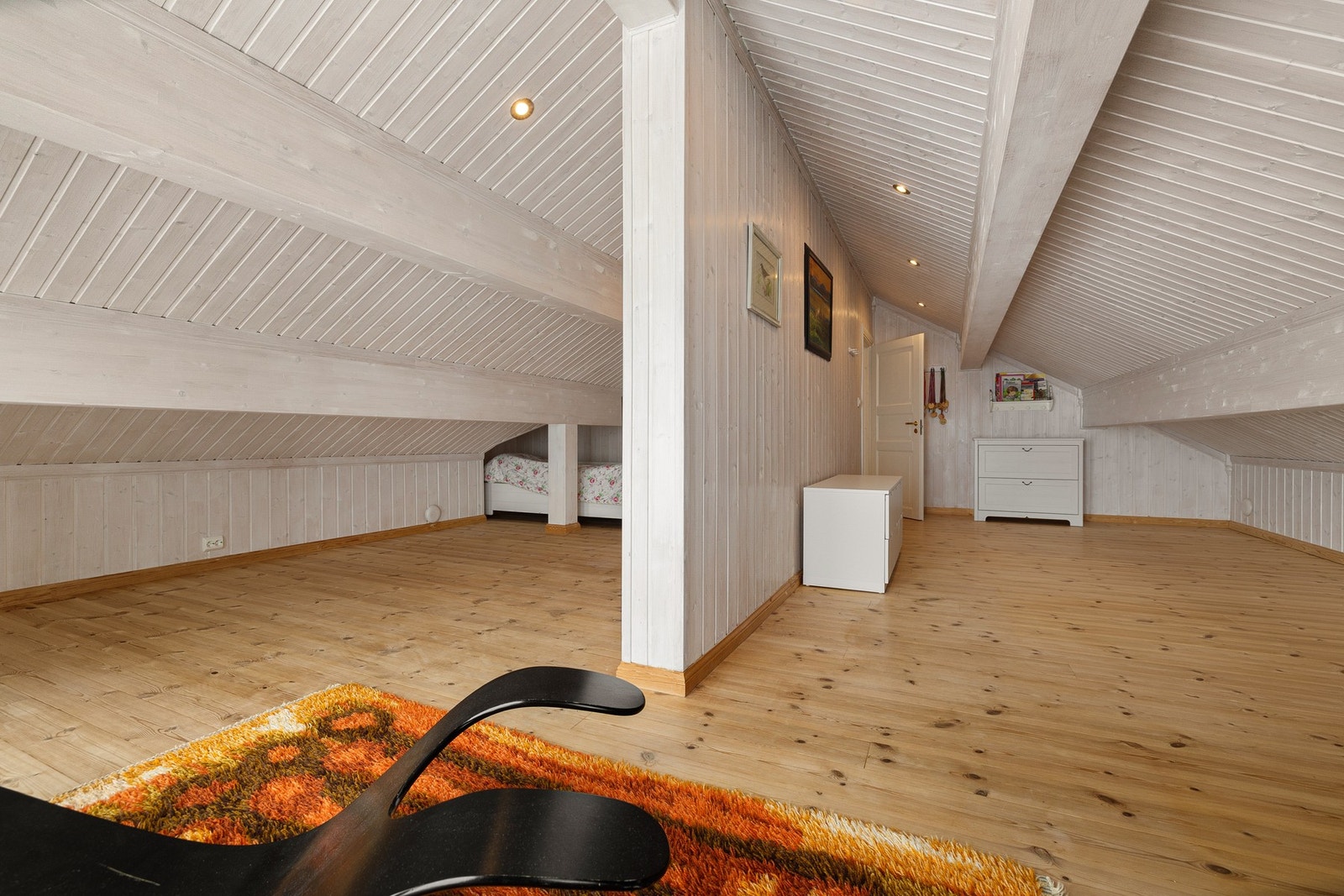 Loftstue med fleksible bruksområder - perfekt som ekstra oppholdsrom. Galleribilde